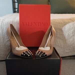 Valentino Garavani Black and Tan Studded Heels